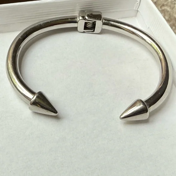 Kinsley Armelle - SPIKE COLLECTION - SILVER BRACELET - Picture 12 of 14